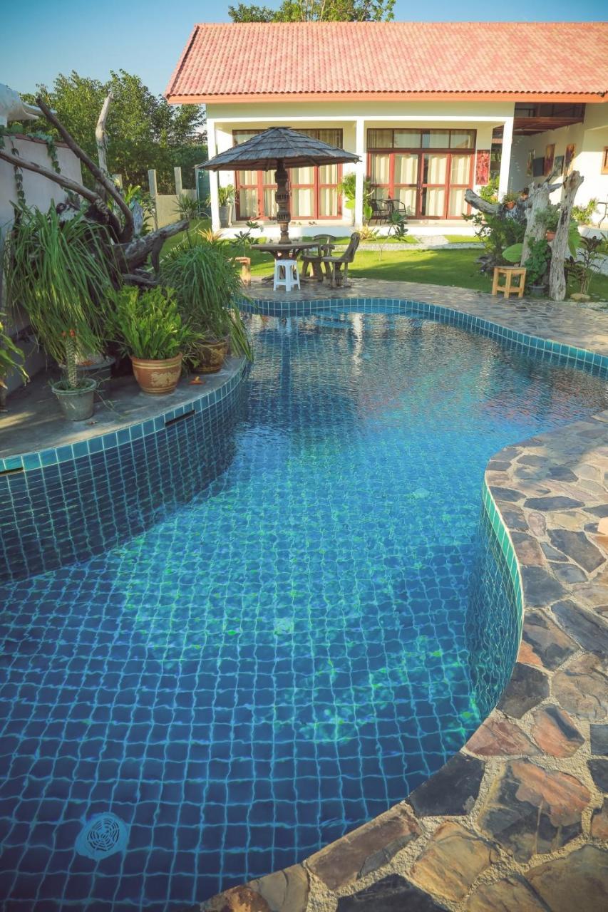 Tree Roots Retreat Hotel Rayong Exterior photo